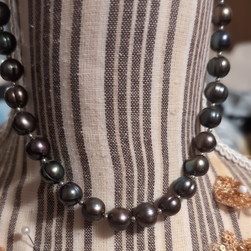 Black Pearl Necklace
